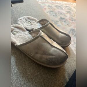 UGG Scuffette II Metallic Sheepskin Slippers | Women’s US 6 | Silver